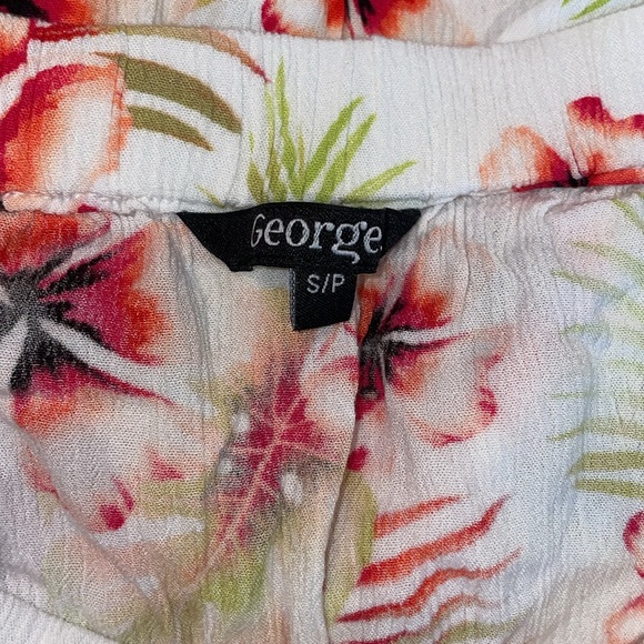 Lightweight Floral skirt midi length size small - Picture 4 of 8